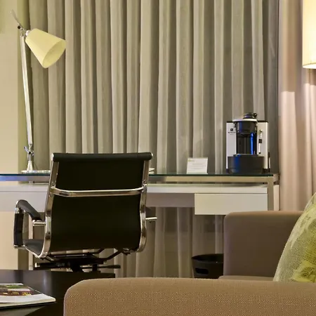 B-aparthotel Grand Place 4*
